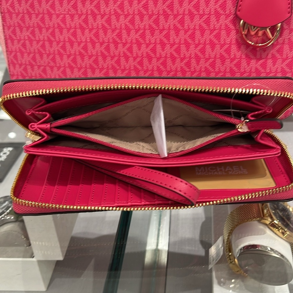 MICHAEL KORS
Leather Continental Wristlet Phone Case Wallet 
Electric Pink 
NWT - Picture 12 of 16
